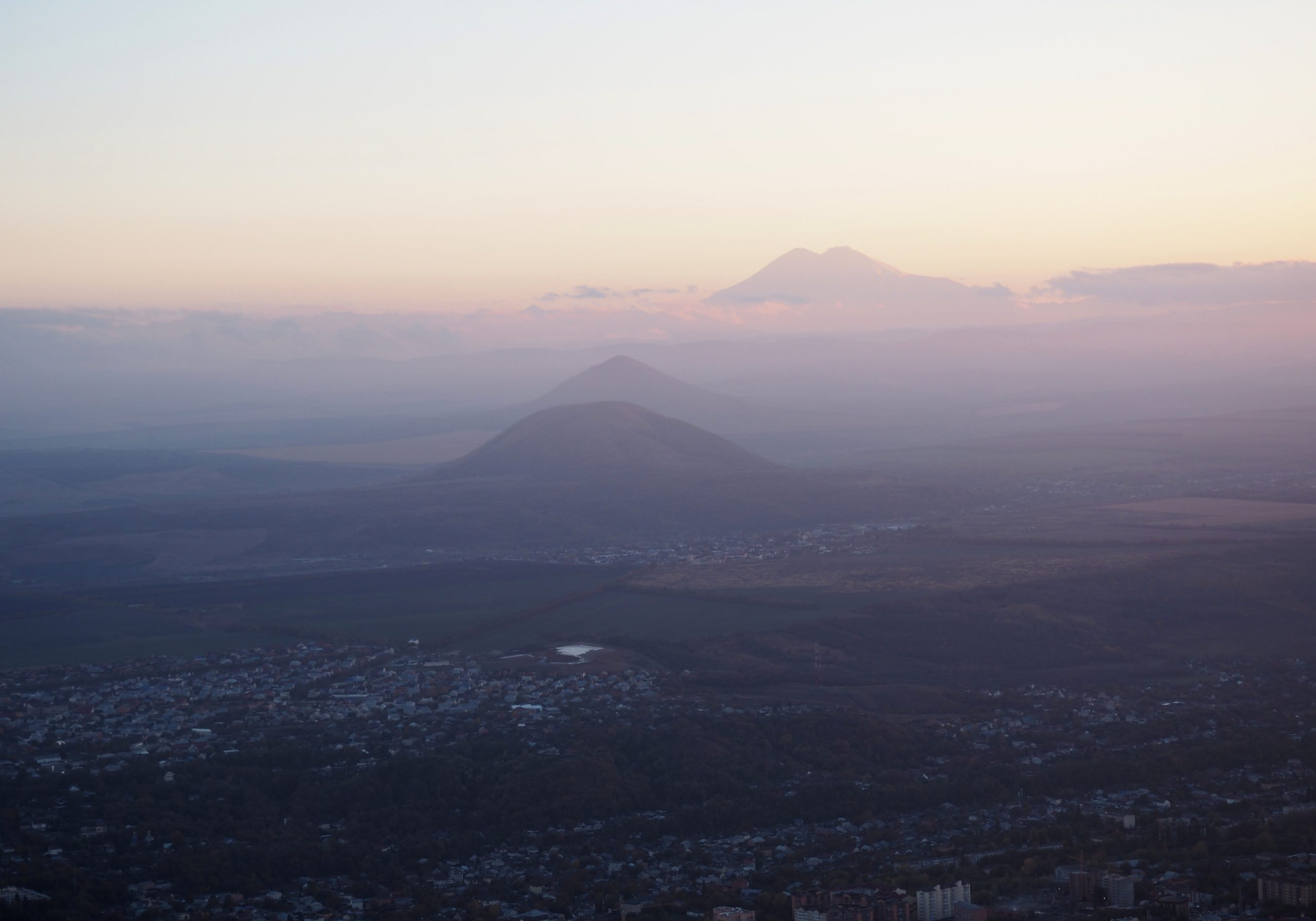 Пятигорск - вид с горы Машук (на Эльбрус)